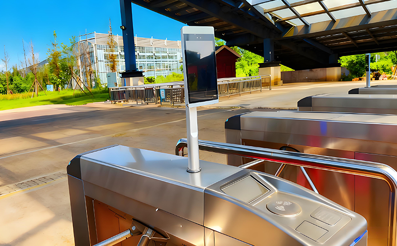 【技术前沿】景区门禁道闸系统如何实现智能联动？