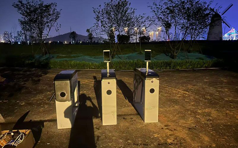 三辊闸景区票务系统 vs 翼闸、摆闸：哪种更适合景区？