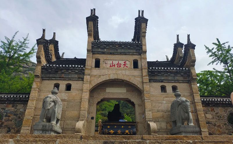 易景通智慧票务系统助力红安天台山风景区提升入园通行效率
